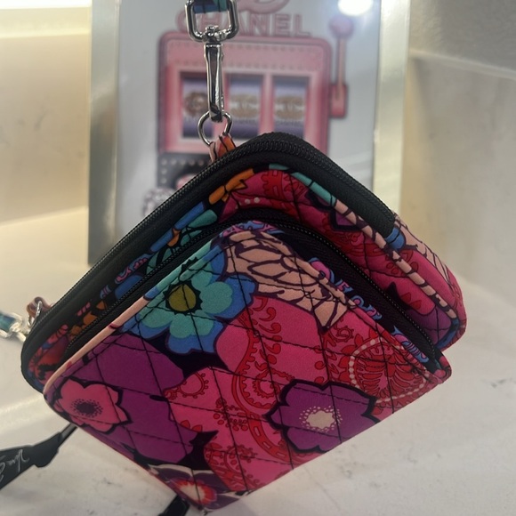 Vera Bradley crossbody bag/ wristlet w detachable straps - Picture 8 of 11
